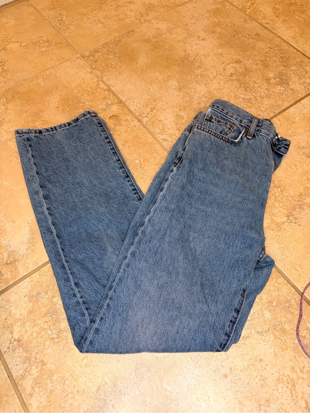 BDG High-Rise Straight Leg Jeans in Classic Blue